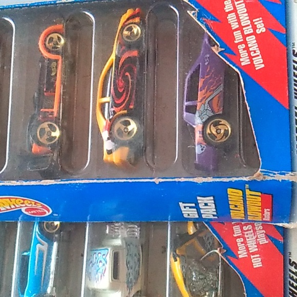 1997 Vtg Hot Wheels 5 Car Gift Pack Volcano Blowout  #18835 Diecast - Picture 2 of 11